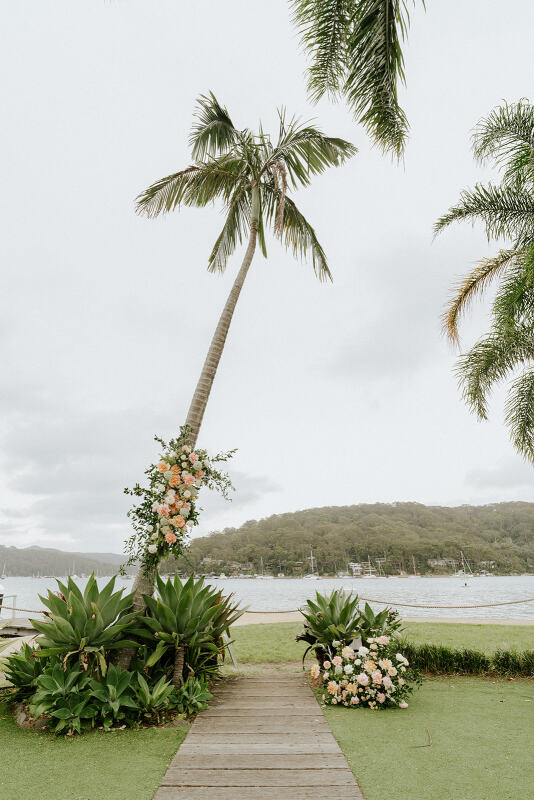 Lousia and Costa's Wedding Flowers 4