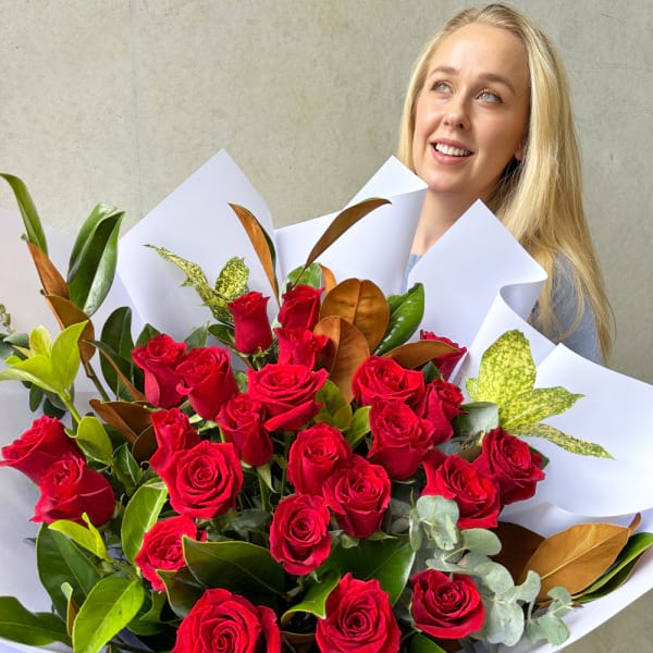 Bouquet of 24 Red Roses 3